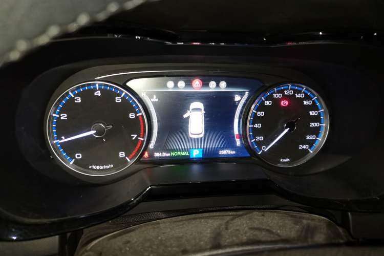 Used GAC Trumpchi GS7 2017 320T Two-Wheel-Drive Luxury Smart Connectivity Model Instrument Cluster