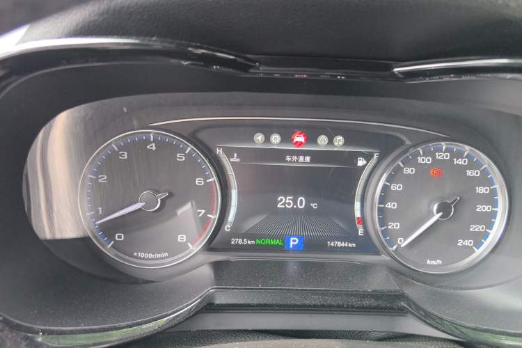 Used GAC Trumpchi GS7 2017 320T Two-Wheel-Drive Luxury Smart Connectivity Model Instrument Cluster