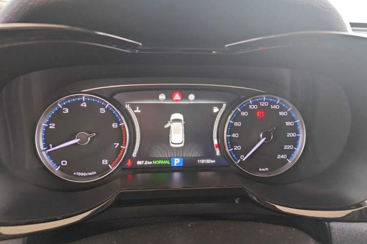 Used GAC Trumpchi GS7 2017 320T Two-Wheel-Drive Luxury Model Instrument Cluster