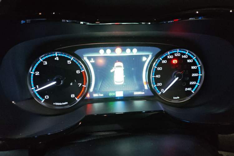 Used GAC Trumpchi GS7 2017 320T Two-Wheel-Drive Luxury Smart Connectivity Model Instrument Cluster