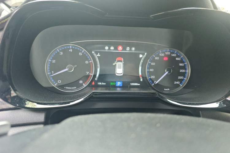 Used GAC Trumpchi GS7 2017 320T Two-Wheel-Drive Luxury Smart Connectivity Model Instrument Cluster