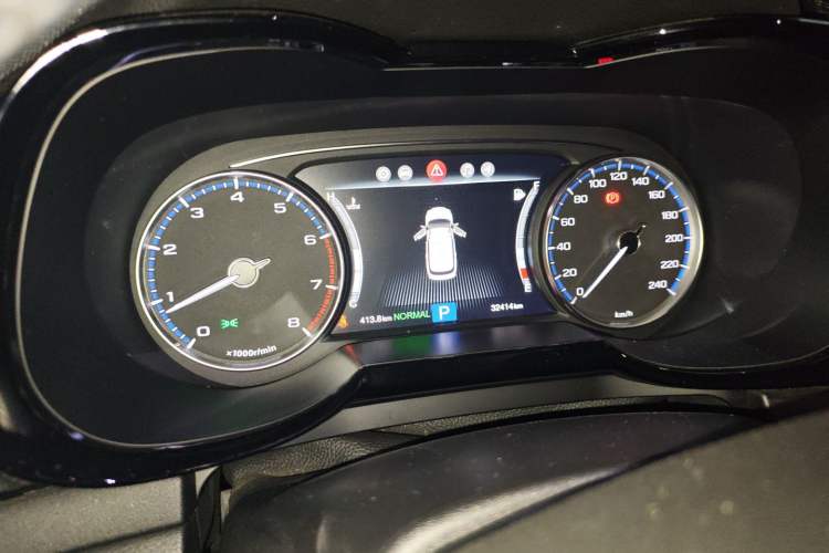 Used GAC Trumpchi GS7 2017 320T Two-Wheel-Drive Luxury Smart Connectivity Model Instrument Cluster