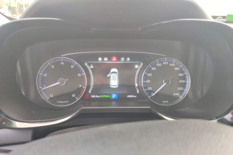 Used GAC Trumpchi GS7 2017 320T Two-Wheel-Drive Luxury Smart Connectivity Model Instrument Cluster