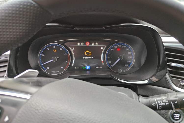 Used GAC Trumpchi GS7 2017 320T Two-Wheel-Drive Luxury Smart Connectivity Model Instrument Cluster