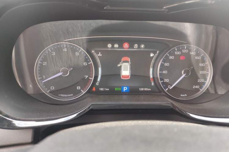 Used GAC Trumpchi GS7 2017 320T Two-Wheel-Drive Luxury Smart Connectivity Model Instrument Cluster