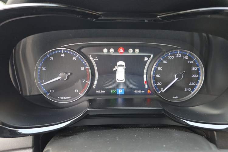 Used GAC Trumpchi GS7 2017 320T Two-Wheel-Drive Luxury Smart Connectivity Model Instrument Cluster