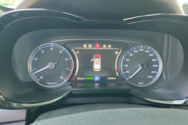 Used GAC Trumpchi GS7 2017 320T Two-Wheel-Drive Luxury Smart Connectivity Model Instrument Cluster