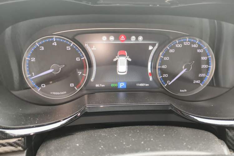 Used GAC Trumpchi GS7 2017 320T Two-Wheel-Drive Luxury Smart Connectivity Model Instrument Cluster