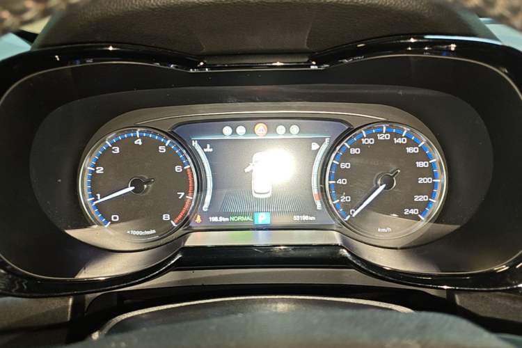 Used GAC Trumpchi GS7 2017 320T Two-Wheel-Drive Luxury Smart Connectivity Model Instrument Cluster
