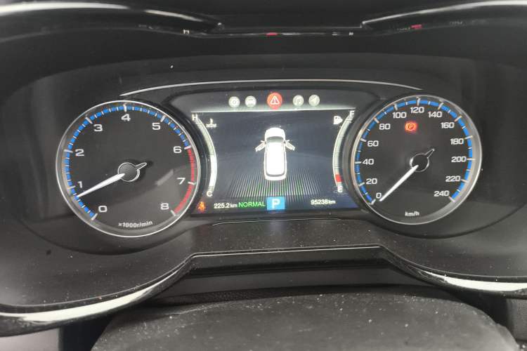 Used GAC Trumpchi GS7 2017 320T Two-Wheel-Drive Luxury Smart Connectivity Model Instrument Cluster
