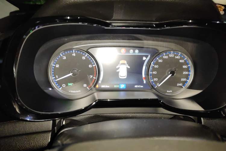 Used GAC Trumpchi GS7 2017 320T Two-Wheel-Drive Luxury Smart Connectivity Model Instrument Cluster
