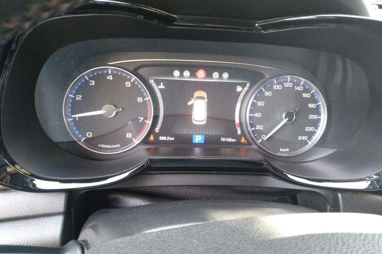Used GAC Trumpchi GS7 2017 320T Two-Wheel-Drive Luxury Smart Connectivity Model Instrument Cluster
