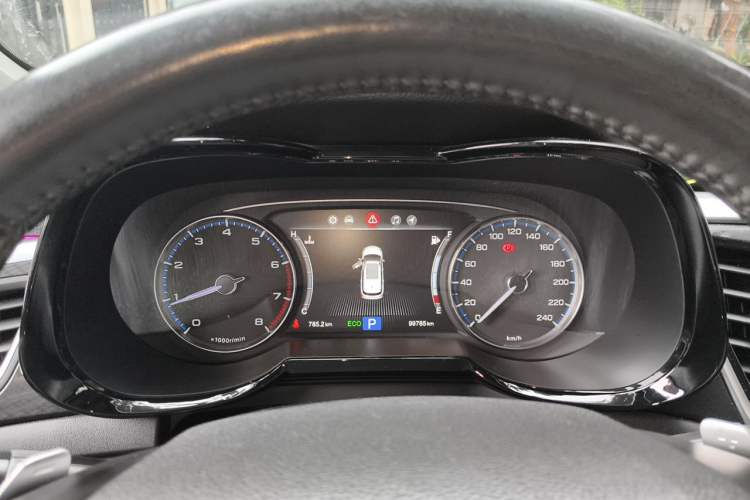 Used GAC Trumpchi GS7 2017 320T Two-Wheel-Drive Luxury Smart Connectivity Model Instrument Cluster