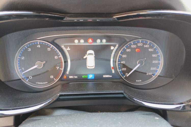 Used GAC Trumpchi GS7 2017 320T Two-Wheel-Drive Luxury Smart Connectivity Model Instrument Cluster