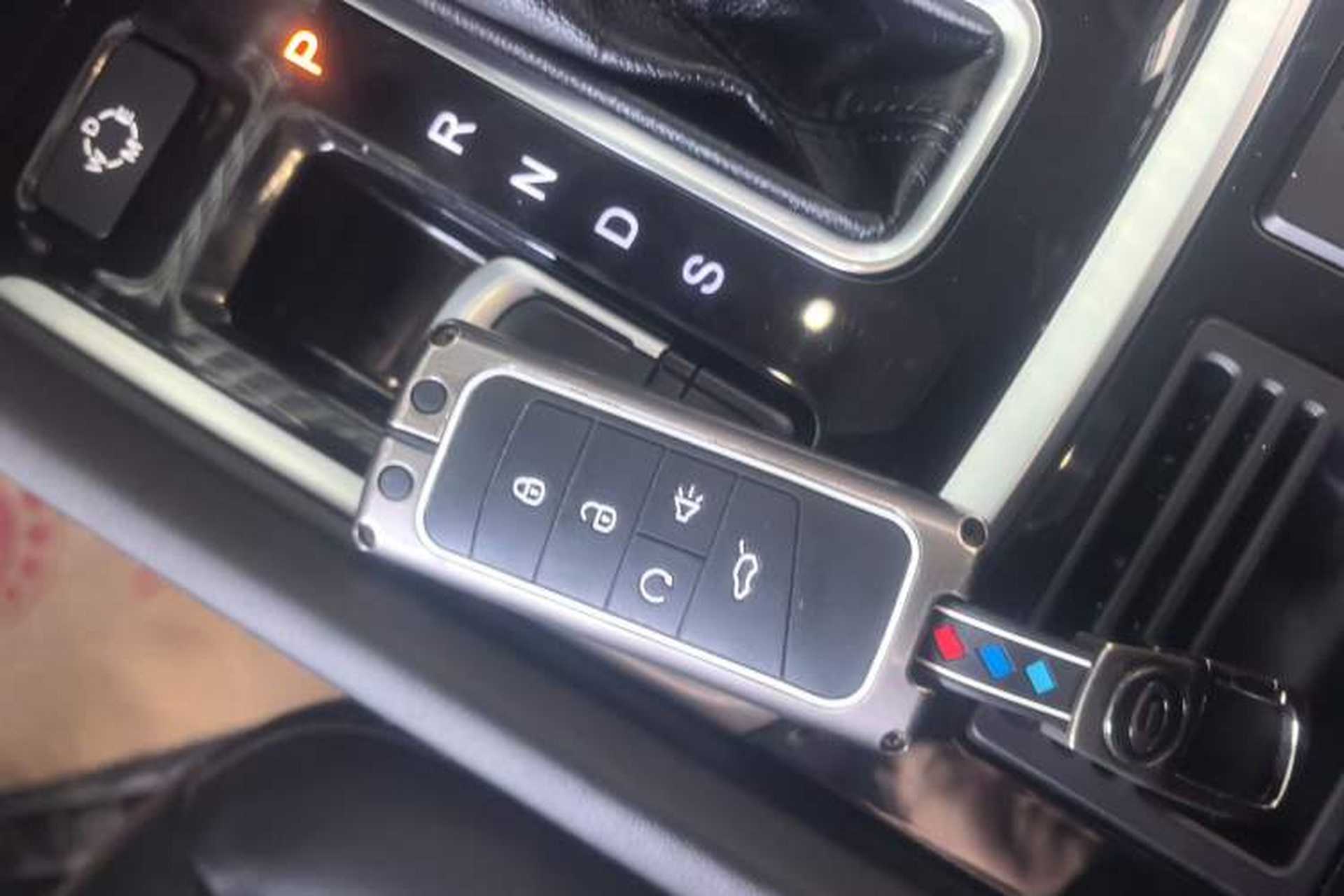 Used GAC Trumpchi GS7 2017 320T Two-Wheel-Drive Luxury Smart Connectivity Model Interior 1