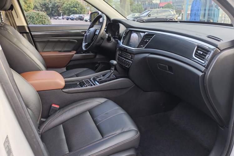 Used GAC Trumpchi GS7 2017 280T Two-Wheel Drive Luxury Model Interior 2