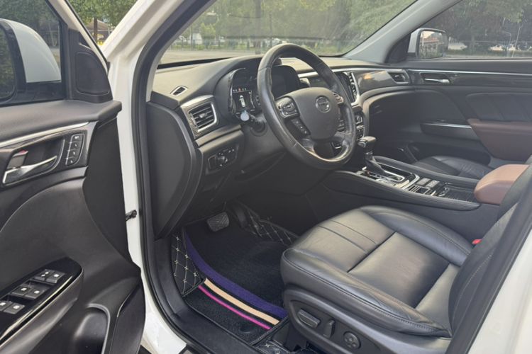 Used GAC Trumpchi GS7 2017 320T Two-Wheel-Drive Luxury Smart Connectivity Model Interior 2