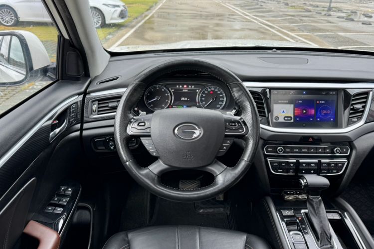 Used GAC Trumpchi GS7 2017 320T Two-Wheel-Drive Luxury Smart Connectivity Model Interior 2