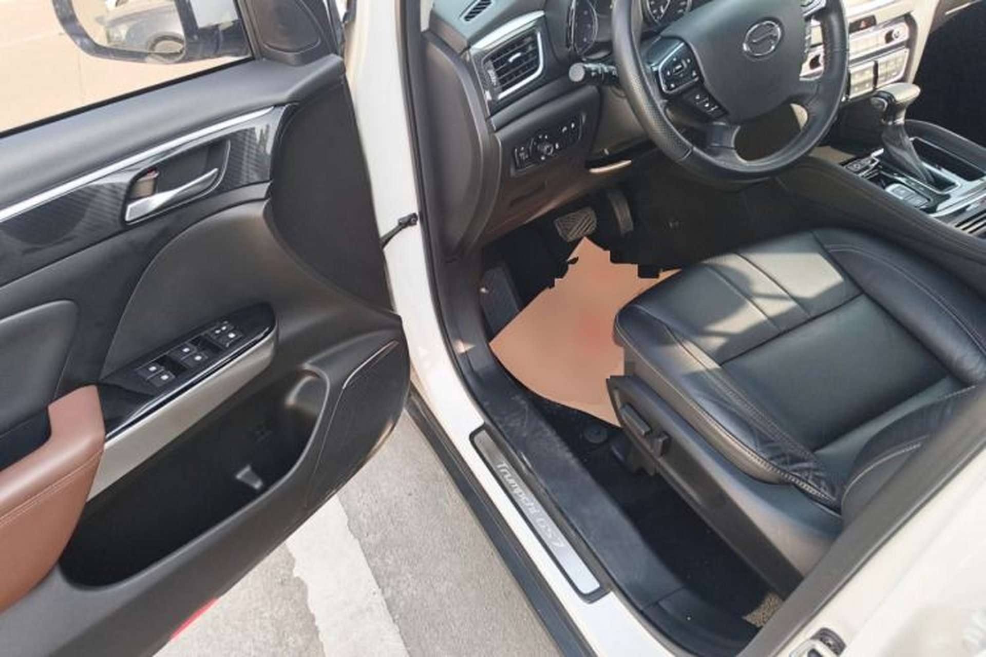 Used GAC Trumpchi GS7 2017 280T Two-Wheel Drive Luxury Model Interior 3