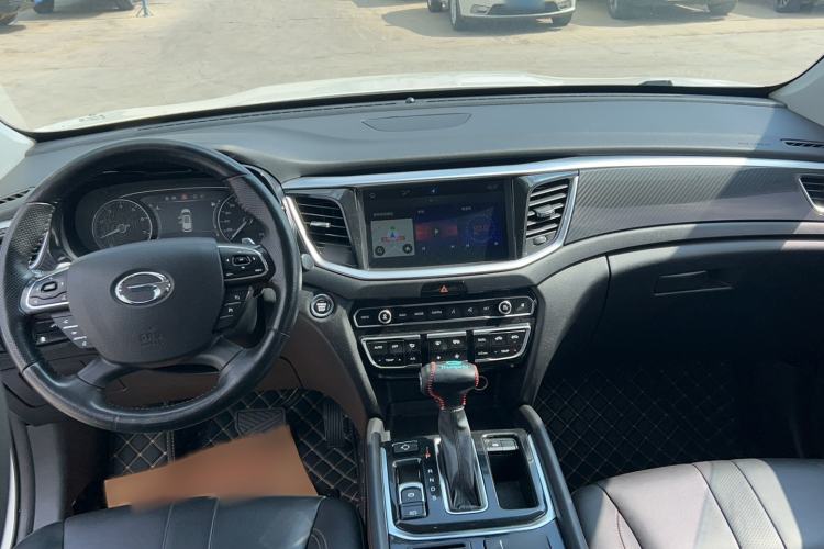 Used GAC Trumpchi GS7 2017 320T Two-Wheel-Drive Luxury Smart Connectivity Model Interior 3