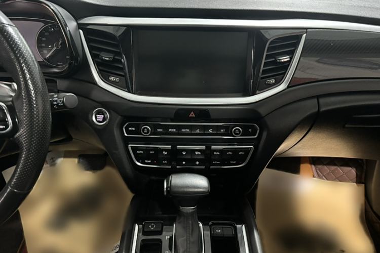 Used GAC Trumpchi GS7 2017 320T Four-Wheel Drive Luxury Smart Connectivity Model Interior 3