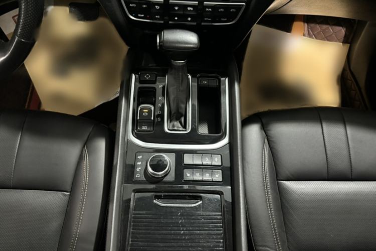 Used GAC Trumpchi GS7 2017 320T Four-Wheel Drive Luxury Smart Connectivity Model Interior 4