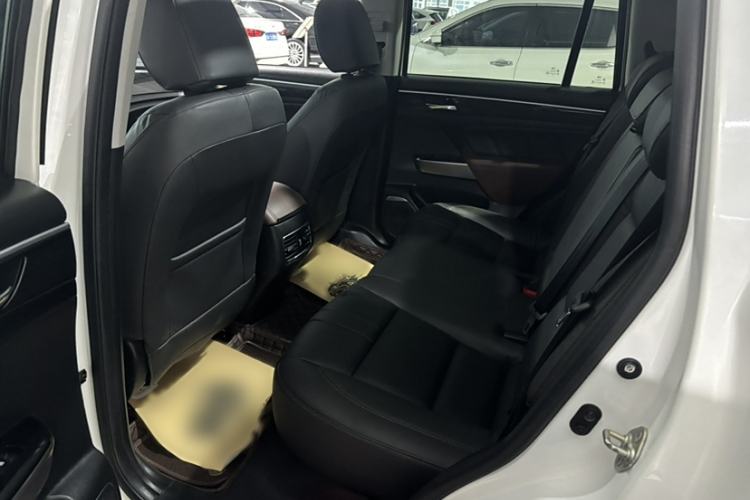 Used GAC Trumpchi GS7 2017 320T Four-Wheel Drive Luxury Smart Connectivity Model Interior 6