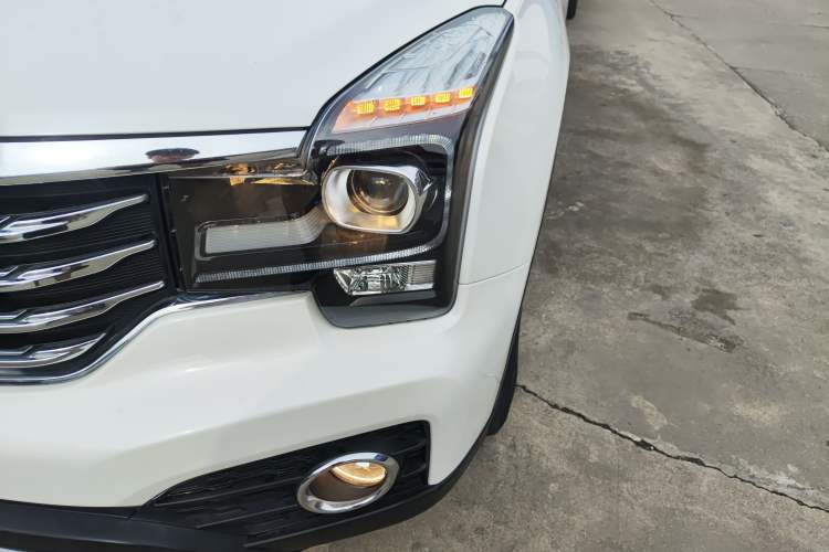 Used GAC Trumpchi GS7 2017 280T Two-Wheel Drive Luxury Model Left Front Headlight