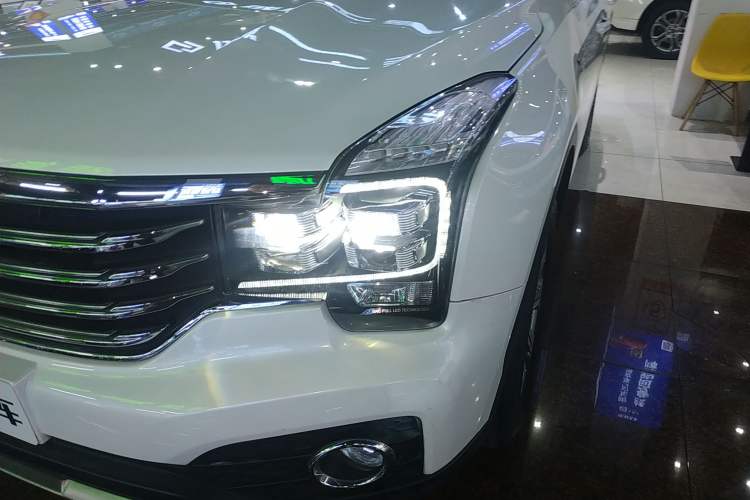 Used GAC Trumpchi GS7 2017 320T Two-Wheel-Drive Luxury Smart Connectivity Model Left Front Headlight