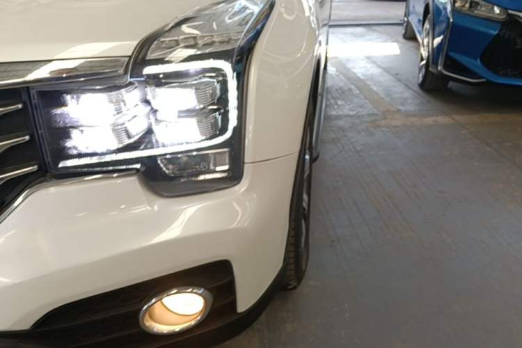 Used GAC Trumpchi GS7 2017 320T Two-Wheel-Drive Luxury Smart Connectivity Model Left Front Headlight