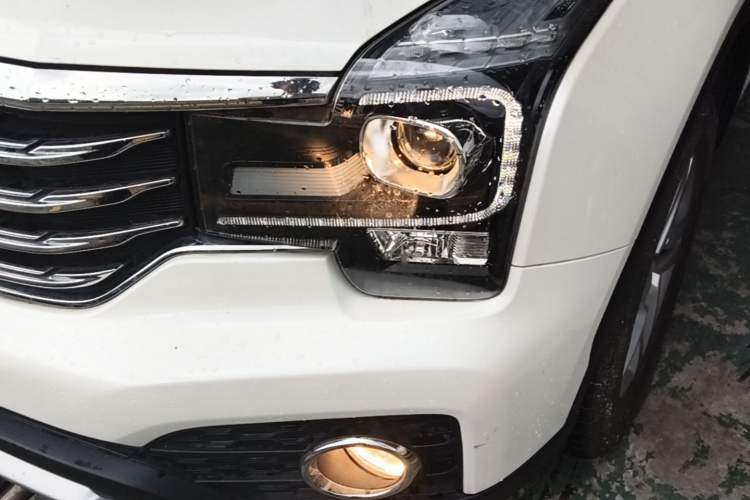 Used GAC Trumpchi GS7 2017 280T Two-Wheel Drive Luxury Model Left Front Headlight