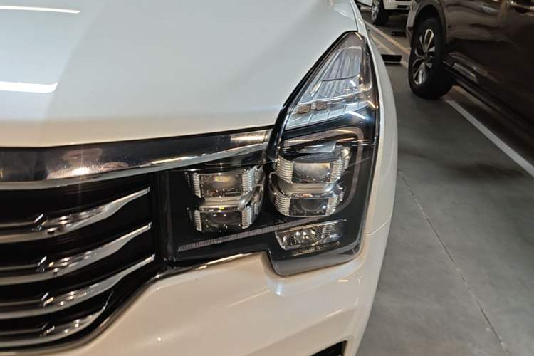 Used GAC Trumpchi GS7 2017 320T Two-Wheel-Drive Luxury Smart Connectivity Model Left Front Headlight