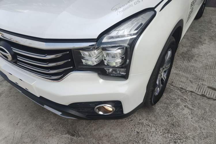 Used GAC Trumpchi GS7 2017 320T Two-Wheel-Drive Luxury Smart Connectivity Model Left Front Headlight