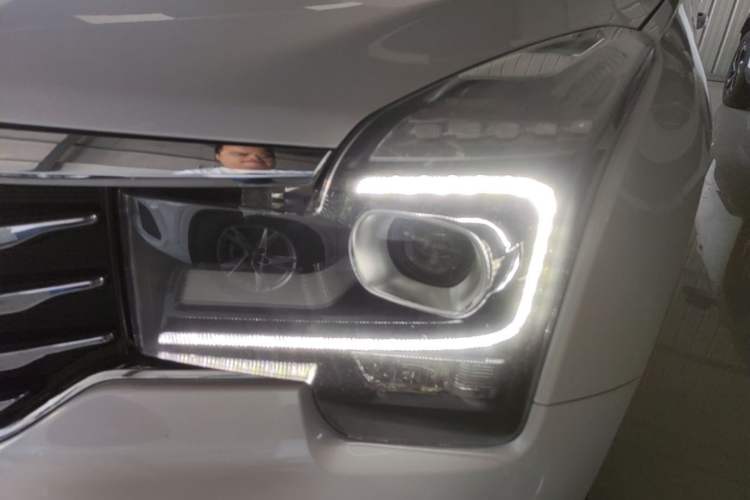 Used GAC Trumpchi GS7 2017 280T Two-Wheel Drive Luxury Model Left Front Headlight