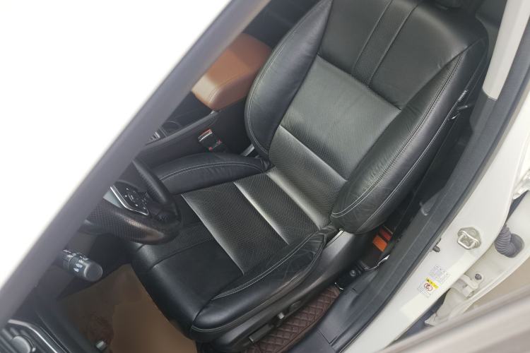 Used GAC Trumpchi GS7 2017 320T Two-Wheel-Drive Luxury Model Left Front Seat