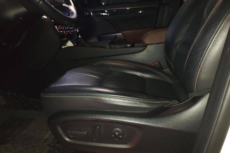 Used GAC Trumpchi GS7 2017 320T Two-Wheel-Drive Luxury Smart Connectivity Model Left Front Seat