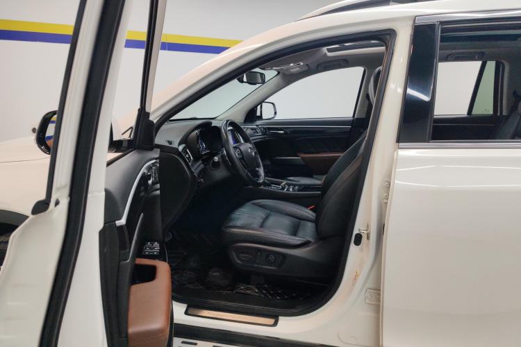 Used GAC Trumpchi GS7 2017 320T Two-Wheel-Drive Luxury Smart Connectivity Model Left Front Seat
