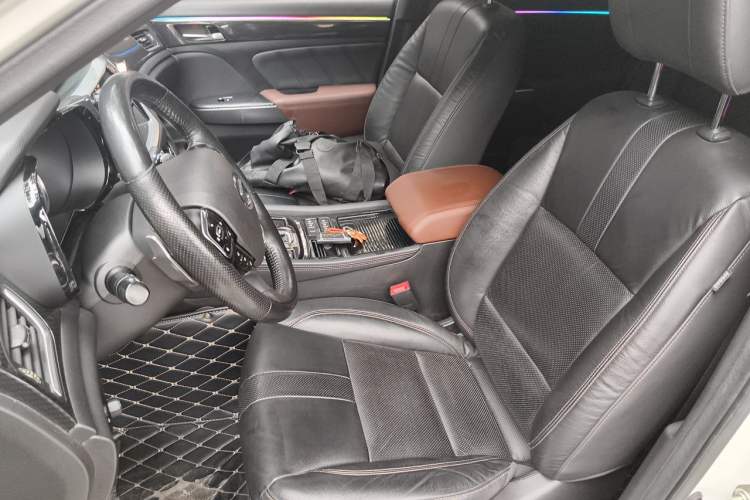 Used GAC Trumpchi GS7 2017 320T Two-Wheel-Drive Luxury Smart Connectivity Model Left Front Seat