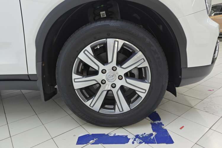Used GAC Trumpchi GS7 2017 320T Two-Wheel-Drive Luxury Smart Connectivity Model Left Front Wheel Hub