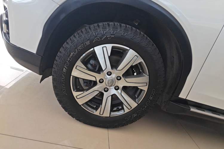 Used GAC Trumpchi GS7 2017 320T Two-Wheel-Drive Luxury Model Left Front Wheel Hub