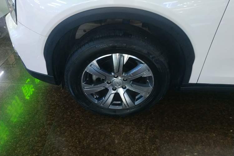 Used GAC Trumpchi GS7 2017 320T Two-Wheel-Drive Luxury Smart Connectivity Model Left Front Wheel Hub