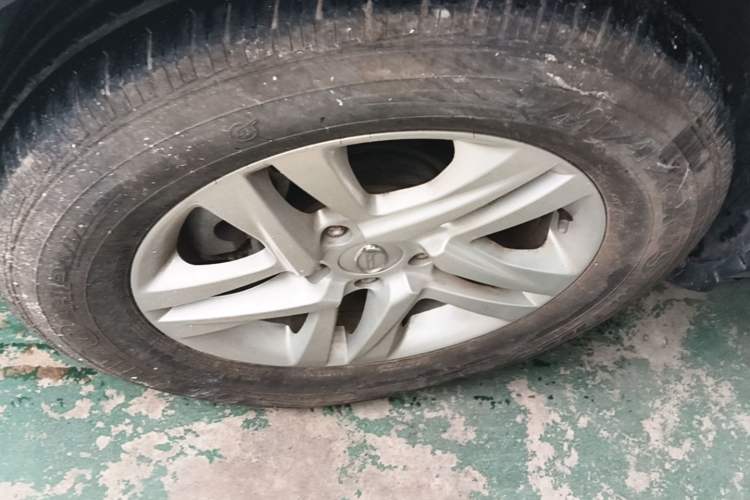 Used GAC Trumpchi GS7 2017 280T Two-Wheel Drive Luxury Model Left Front Wheel Hub