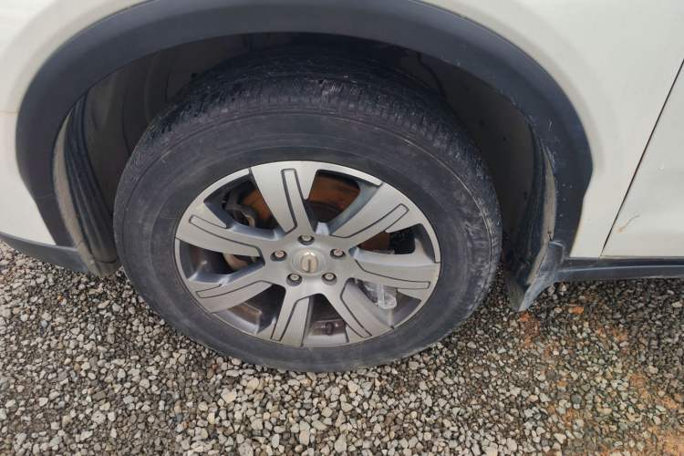 Used GAC Trumpchi GS7 2017 320T Two-Wheel-Drive Luxury Smart Connectivity Model Left Front Wheel Hub