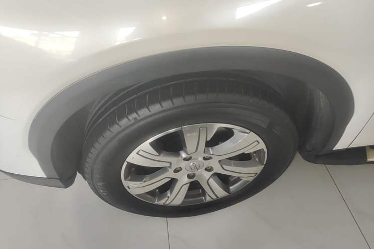 Used GAC Trumpchi GS7 2017 320T Two-Wheel-Drive Luxury Smart Connectivity Model Left Front Wheel Hub