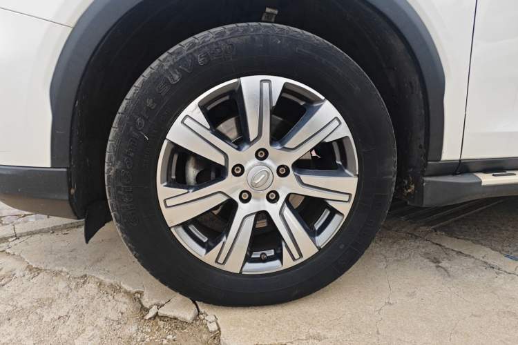 Used GAC Trumpchi GS7 2017 320T Two-Wheel-Drive Luxury Smart Connectivity Model Left Front Wheel Hub