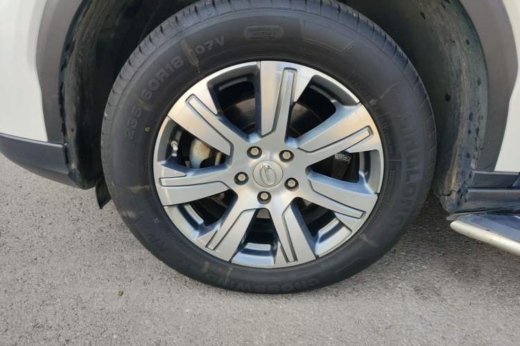 Used GAC Trumpchi GS7 2017 320T Two-Wheel-Drive Luxury Smart Connectivity Model Left Front Wheel Hub