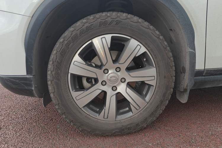 Used GAC Trumpchi GS7 2017 320T Two-Wheel-Drive Luxury Smart Connectivity Model Left Front Wheel Hub