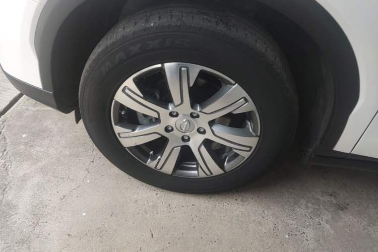 Used GAC Trumpchi GS7 2017 320T Two-Wheel-Drive Luxury Smart Connectivity Model Left Front Wheel Hub