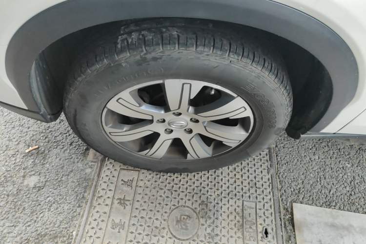 Used GAC Trumpchi GS7 2017 320T Two-Wheel-Drive Luxury Smart Connectivity Model Left Front Wheel Hub