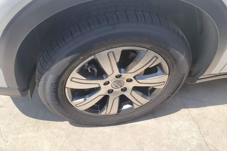 Used GAC Trumpchi GS7 2017 320T Two-Wheel-Drive Luxury Smart Connectivity Model Left Front Wheel Hub